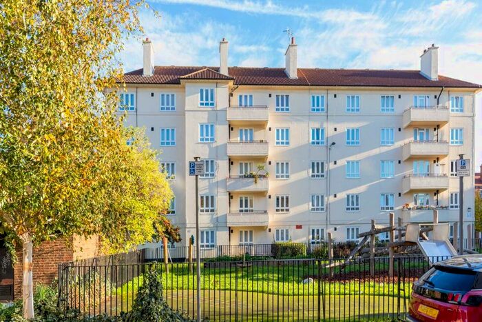 4 Bedroom Flat To Rent In Queen Caroline Street, London, W6