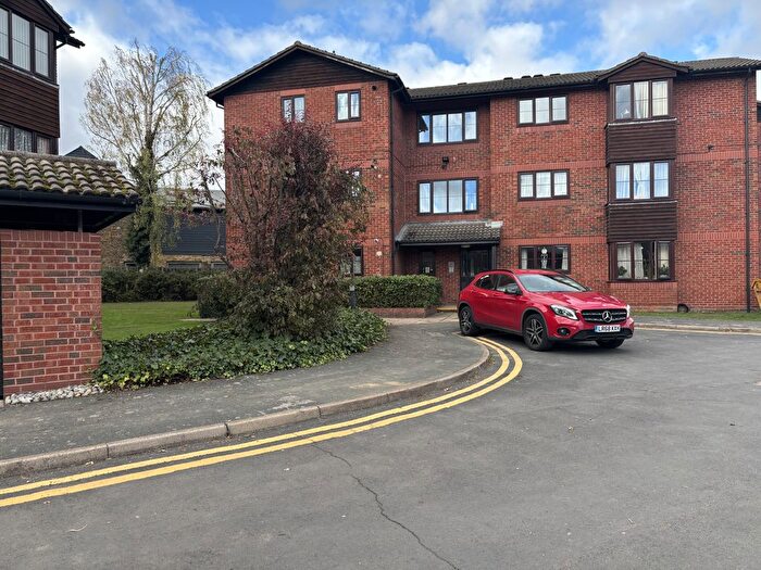 1 Bedroom Flat To Rent In Caledonian Court, West Street, Watford, Hertfordshire, WD17