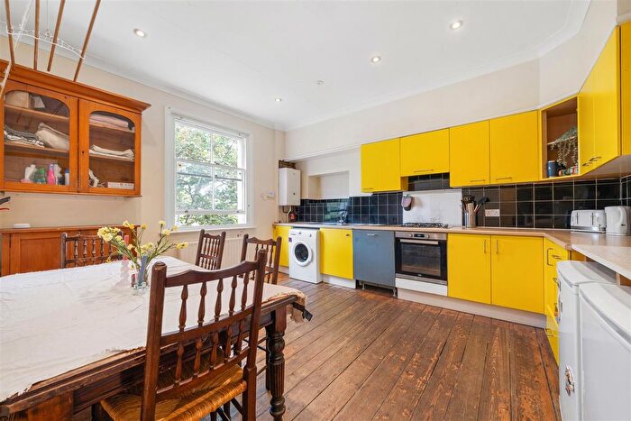 3 Bedroom Flat For Sale In Loughborough Road, Brixton, SW9