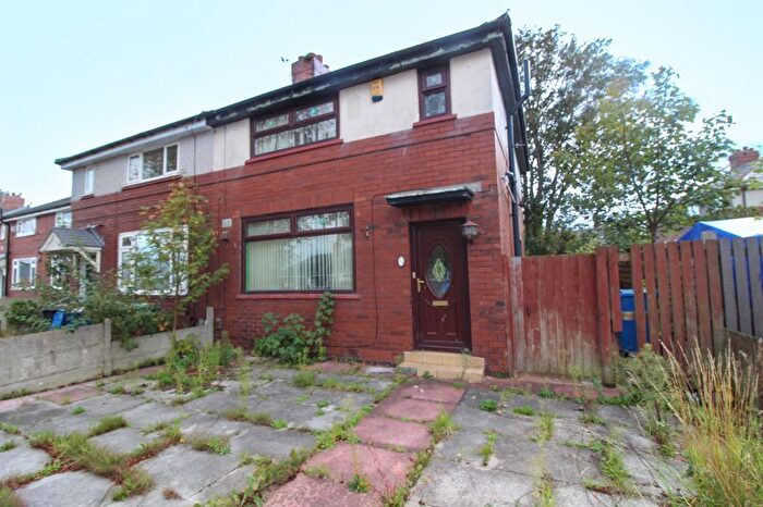 3 Bedroom Semi-Detached House For Sale In Logwood Avenue, Wigan, WN5
