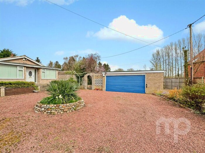 3 Bedroom Detached Bungalow For Sale In Crownthorpe Road, Wicklewood, Wymondham, NR18