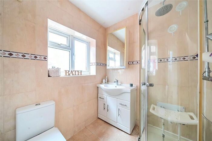5 Bedroom Semi-Detached House For Sale In Cleveland Gardens, London, NW2
