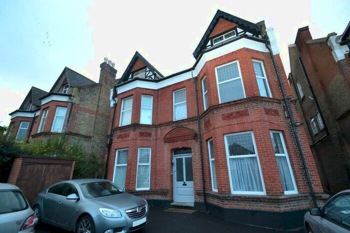 Apartment To Rent In Park Road, Surbiton, KT5
