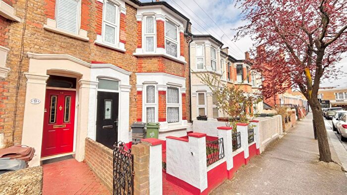 4 Bedroom Terraced House To Rent In Adelaide Road, Leyton, E10