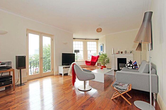 2 Bedroom Flat To Rent In Riverview Gardens, Castelnau, London, SW13