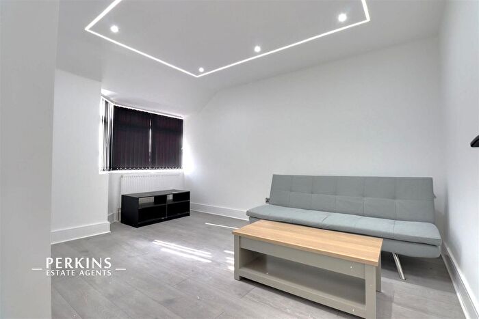 2 Bedroom Flat To Rent In Greenford, UB6