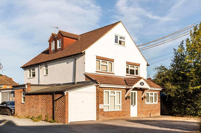 1 Bedroom Flat To Rent In Brookhill Road, Copthorne, RH10