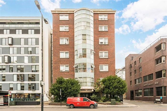 1 Bedroom Flat For Sale In Aldersgate Street, Barbican, EC1A