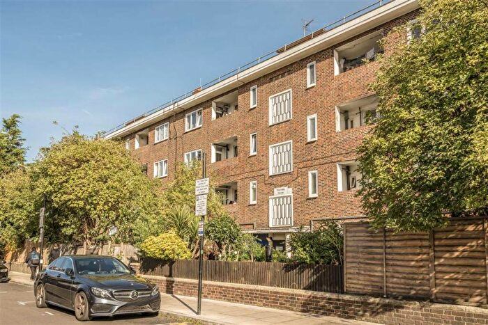 3 Bedroom Flat To Rent In Canrobert Street, Bethnal Green, E2