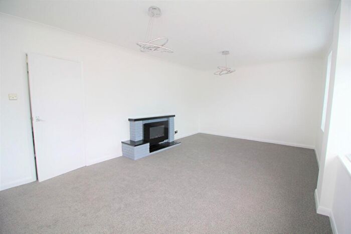 3 Bedroom Maisonette To Rent In Margate Road, Ramsgate, CT12