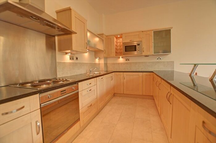 2 Bedroom Flat To Rent In Osborne Road, Jesmond, Newcastle Upon Tyne, NE2