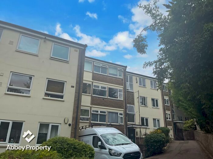 2 Bedroom Flat To Rent In Richmond Court, Richmond Hill, Luton, LU2