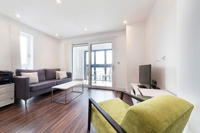 1 Bedroom Flat For Sale In New Drum Street, North London, E1