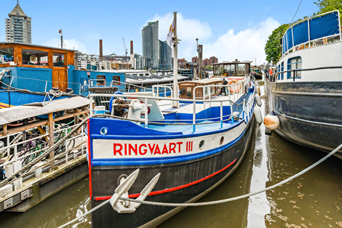 1 Bedroom Detached House To Rent In Albion Quay Lombard Road, London, Battersea, SW11