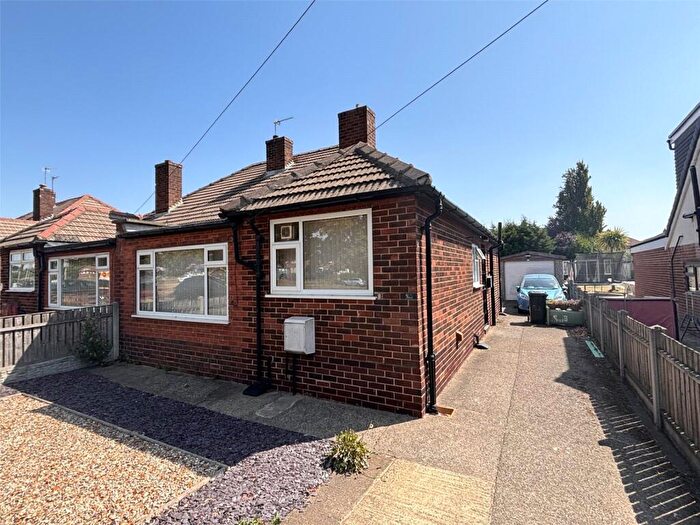 2 Bedroom Bungalow For Sale In York Road, Leeds, West Yorkshire, LS14