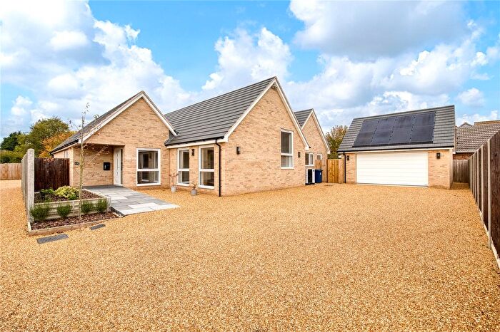 4 Bedroom Bungalow For Sale In Highfields Road, Highfields Caldecote, Cambridge, Cambridgeshire, CB23