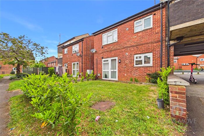 2 Bedroom Flat To Rent In Melbourne Walk, Northampton, Northamptonshire, NN1