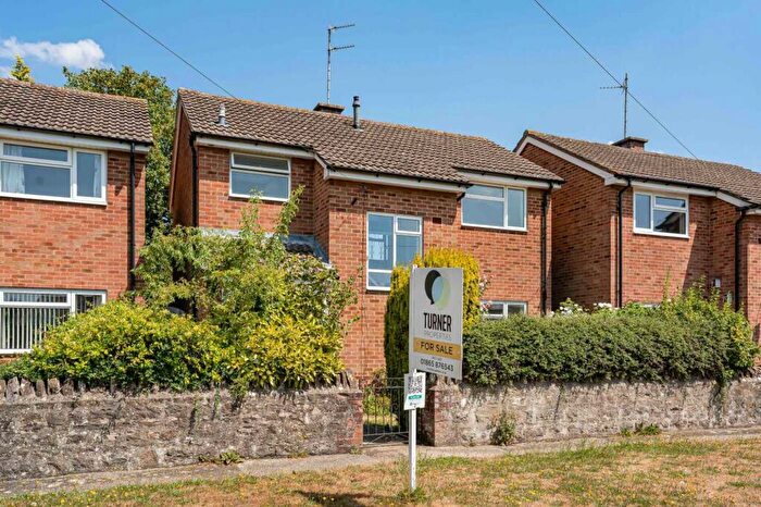 3 Bedroom Detached House For Sale In The Green, Horspath, OX33