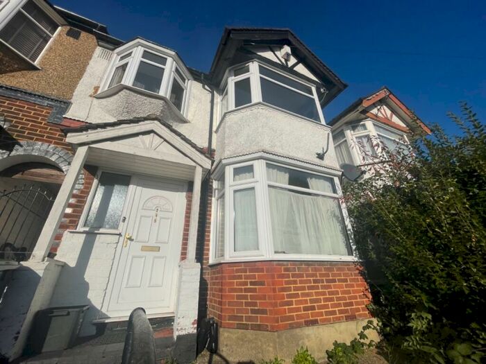 3 Bedroom Terraced House To Rent In Luton, Bedfordshire, Luton, Bedfordshire, LU2