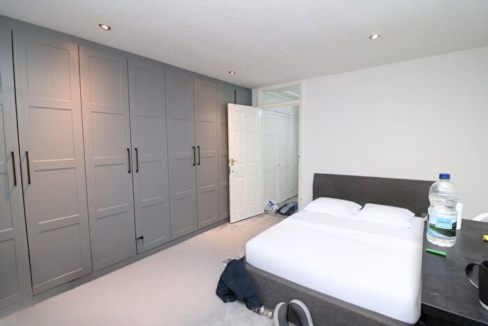 4 Bedroom Town House To Rent In Colman Road, Newham, E16