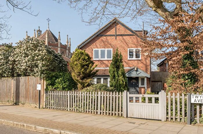 5 Bedroom Detached House For Sale In Twyford Avenue, London, N2