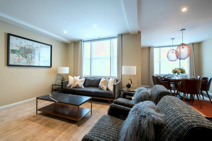 3 Bedroom Flat To Rent In Hill Street, London, W1J