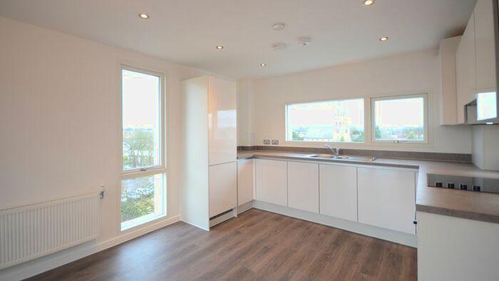 1 Bedroom Flat To Rent In Kidwells Close, Maidenhead, SL6