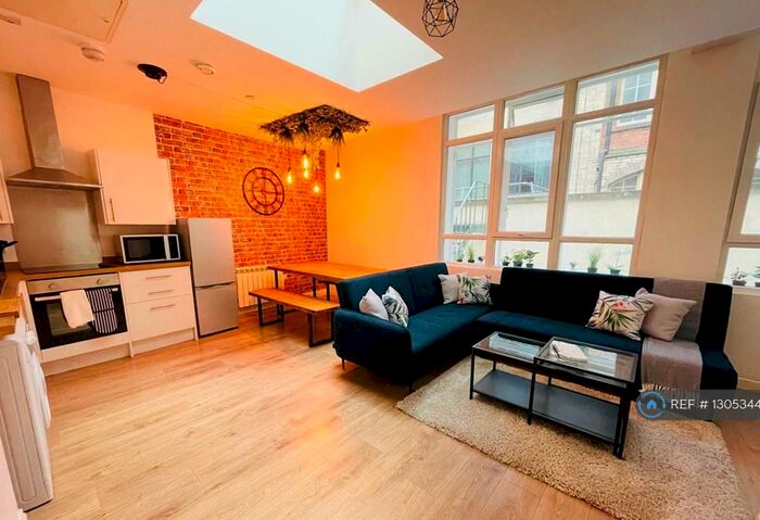 2 Bedroom Flat To Rent In Devonshire House, Birmingham, B3