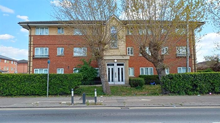 2 Bedroom Flat For Sale In Hennessy Road, London, N9