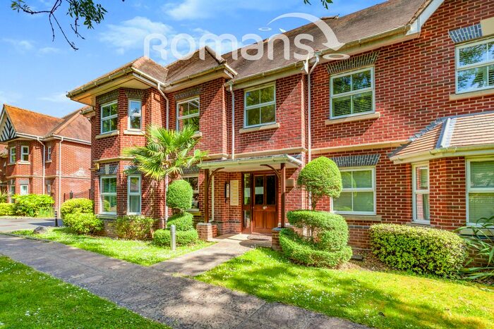 2 Bedroom Flat To Rent In London Road, Windlesham, GU20