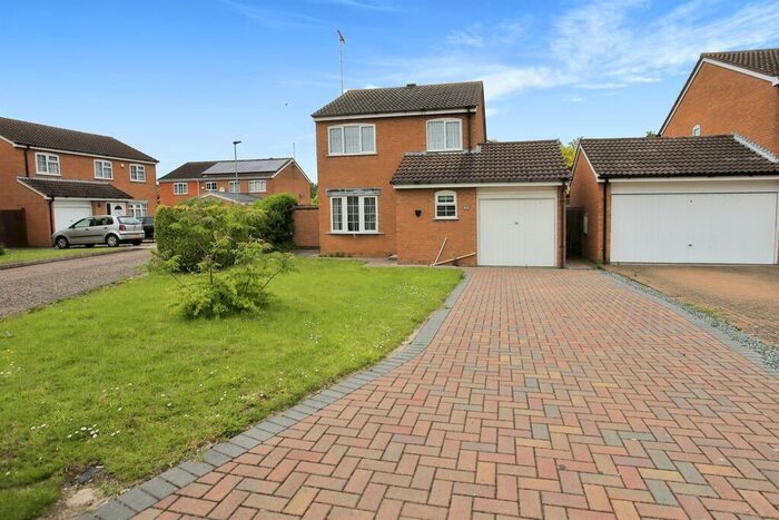 3 Bedroom Detached House For Sale In Dunsberry, Bretton, Peterborough, PE3