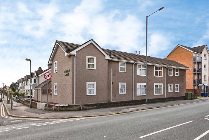 2 Bedroom Flat For Sale In Stanley Road, Morecambe, Lancashire, LA3