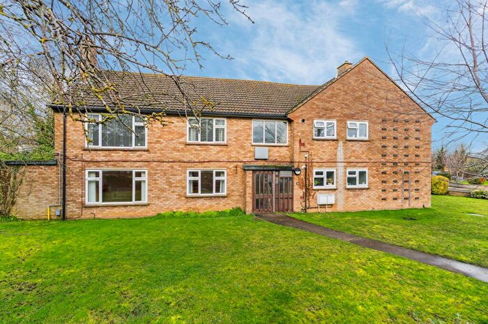 2 Bedroom Flat To Rent In Walnut Way, Hitchin, SG5