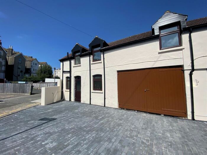 3 Bedroom Terraced House To Rent In Avenue Lane, Eastbourne, BN21