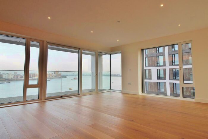 3 Bedroom Apartment To Rent In Duke Of Wellington Avenue, Riverside Royal Arsenal, London, SE18