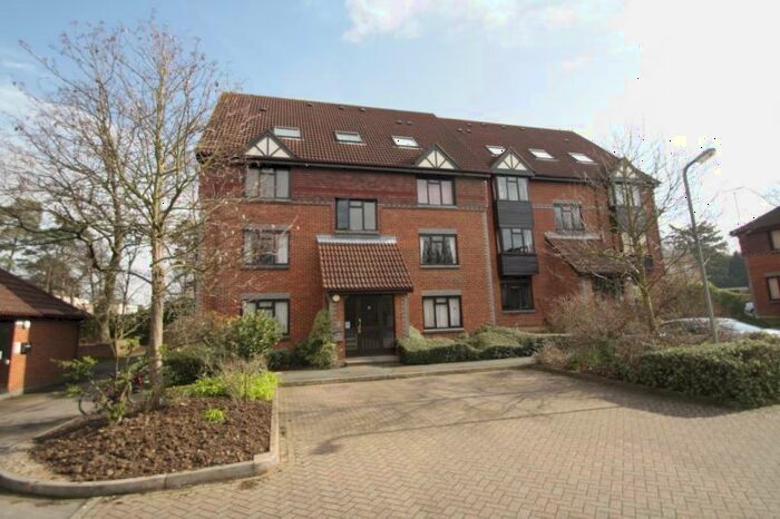 Studio To Rent In Woking, GU22