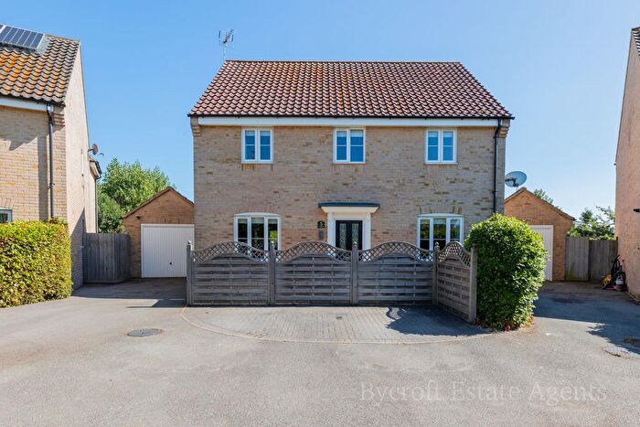 4 Bedroom Detached House For Sale In Meadowsweet Road, Caister-On-Sea, NR30