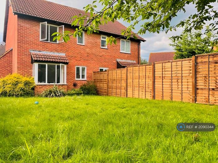 1 Bedroom Semi-Detached House To Rent In Wolsey Close, Worcester Park, KT4