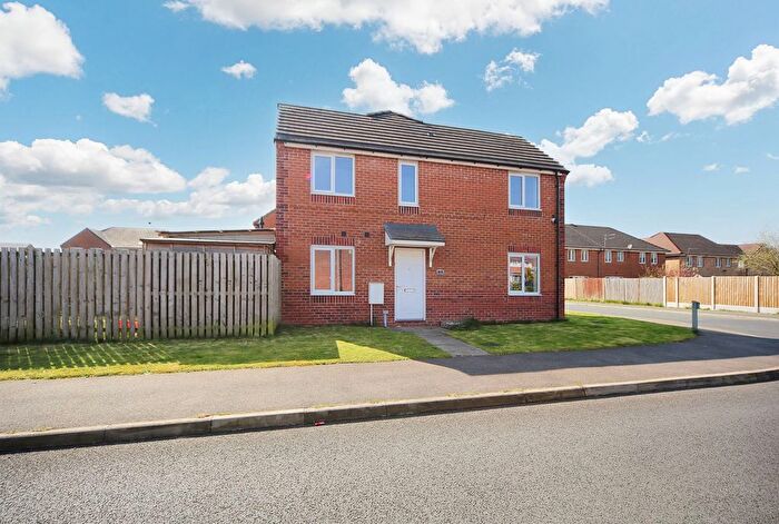 3 Bedroom Semi-Detached House To Rent In Calder Close, Platt Bridge, WN2