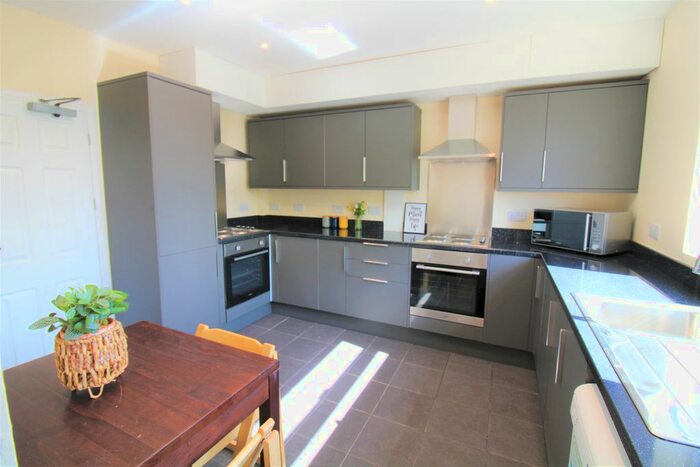 7 Bedroom Terraced House To Rent In Large / Bedroom Student House, Yarborough Road, Lincoln, LN1