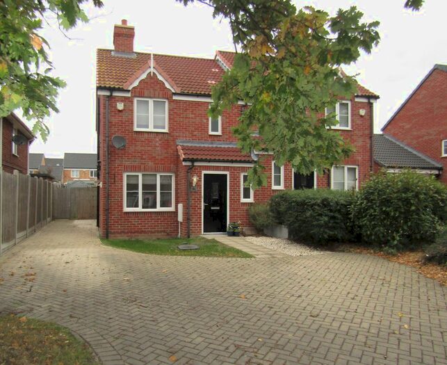 3 Bedroom Semi-Detached House To Rent In Wittonwood Road, Frinton-On-Sea, CO13