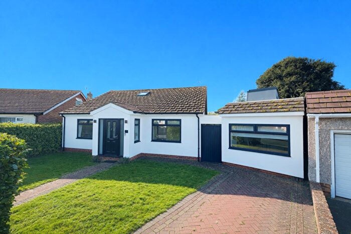 5 Bedroom Chalet For Sale In Grenville Way, Broadstairs, CT10