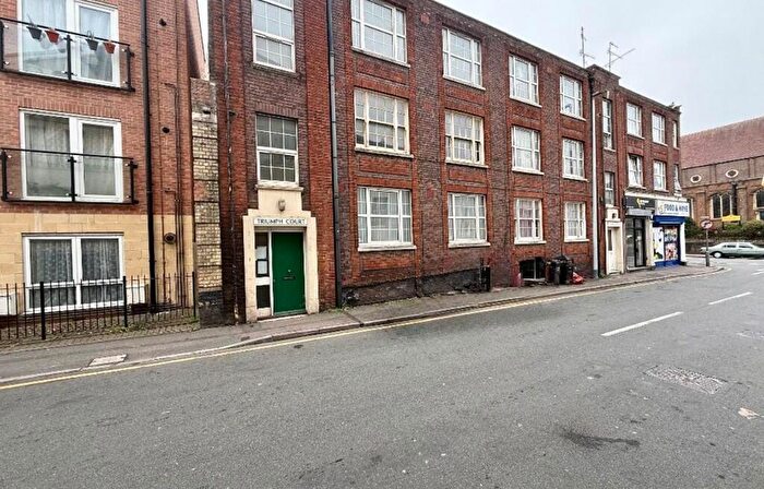 3 Bedroom Apartment To Rent In Union Street, Luton, Bedfordshire, LU1