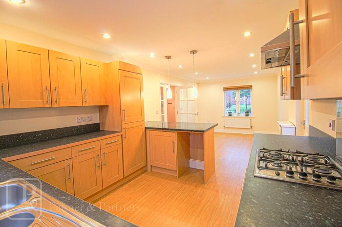 5 Bedroom Detached House To Rent In Woden Avenue, Stanway, Colchester, Essex, CO3