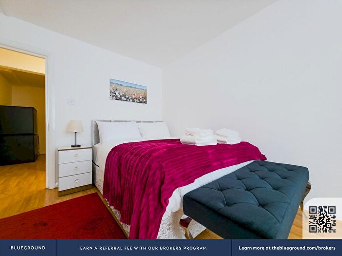 3 Bedroom Flat To Rent In Shadwell, E1
