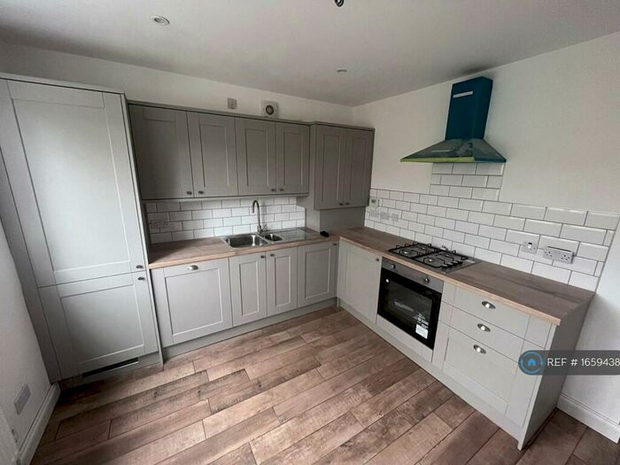 2 Bedroom Flat To Rent In Leyton, London, E10