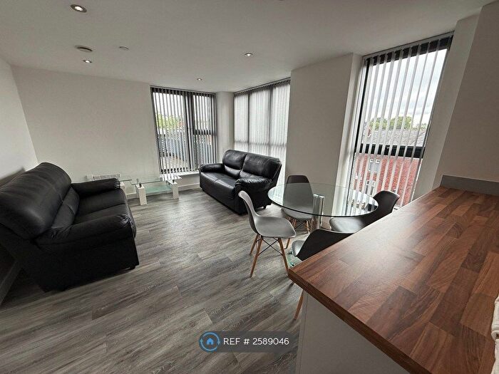 3 Bedroom Flat To Rent In Orange Grove House, Manchester, M14