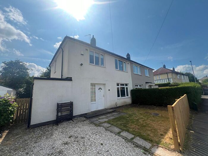 3 Bedroom Semi-Detached House To Rent In Raynel Mount, Leeds, LS16