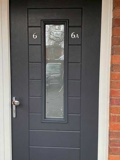 2 Bedroom Flat To Rent In Crown Court, Wimborne, BH21