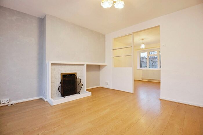 3 Bedroom End Of Terrace House For Sale In Bromwich Road, Hillmorton, Rugby, CV21